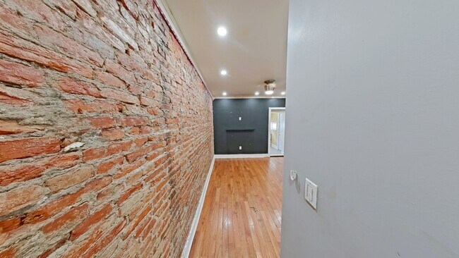 Building Photo - 126 N 53rd St