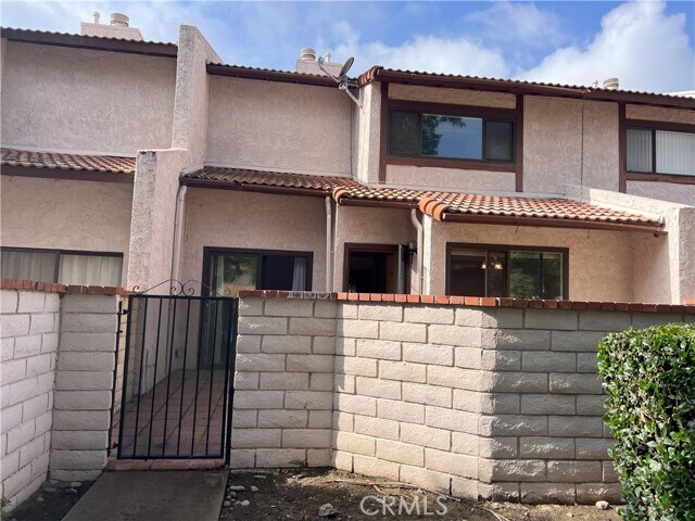 Building Photo - 930 N Redding Way