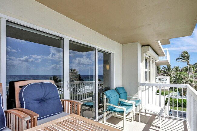 Building Photo - 1069 Hillsboro Mile