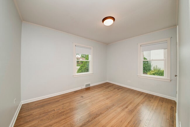Building Photo - 384 S Wolf Rd