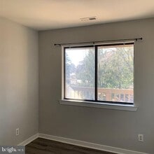 Building Photo - 805 Augusta Cir