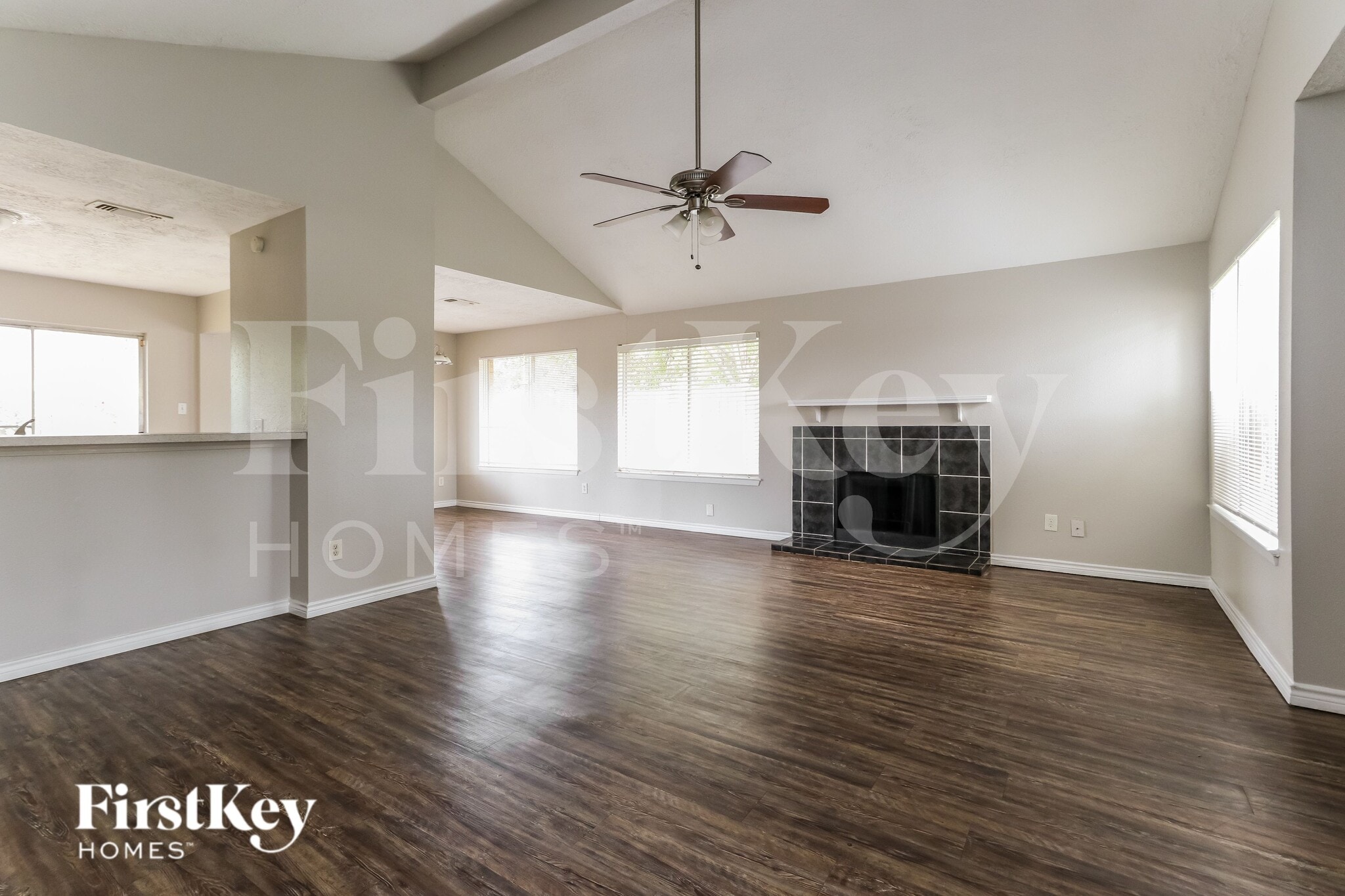 Building Photo - 22319 Meadowrock Dr