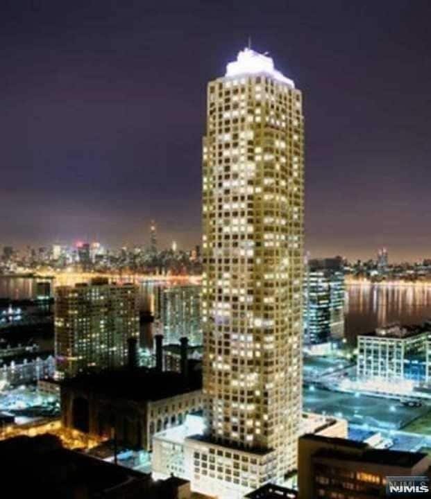 Building Photo - 88 Morgan St