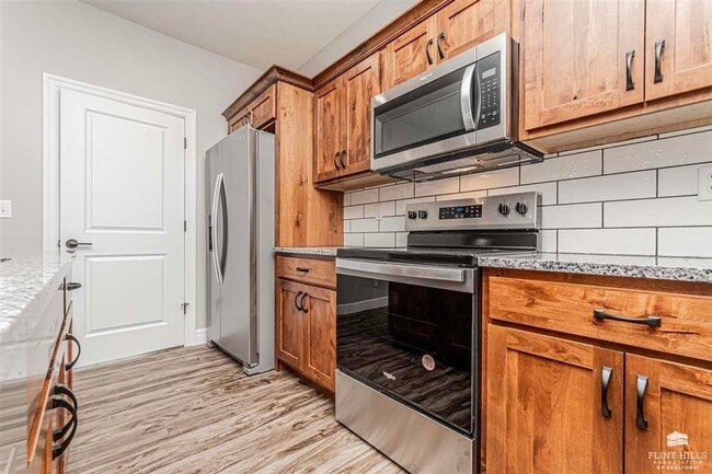 Building Photo - Please View the 3D Virtual Walk Through Before Scheduling A Showing