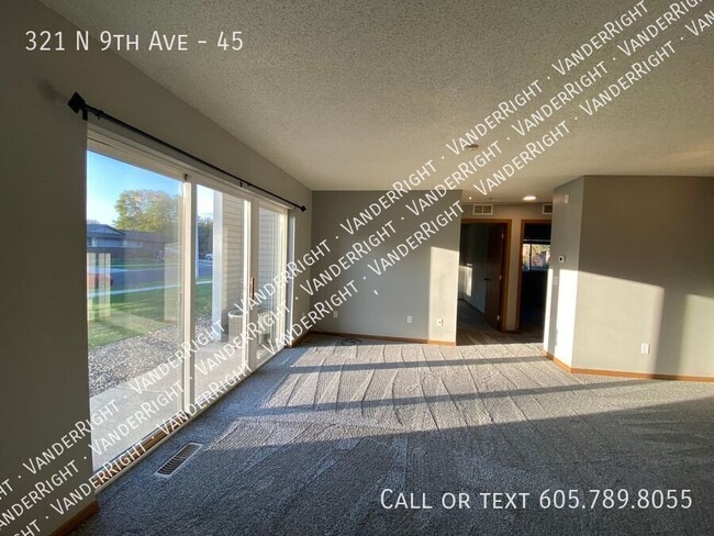 Building Photo - 321 9th Ave