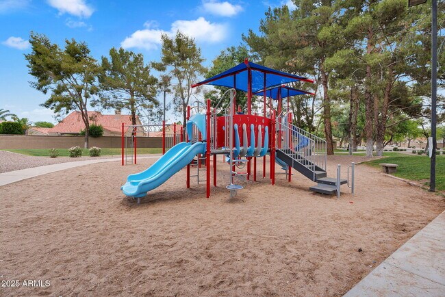 Building Photo - 1510 E Commerce Ave