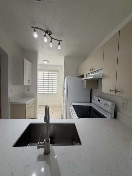 KITCHEN PIC 2 - 8336 NW 10th St