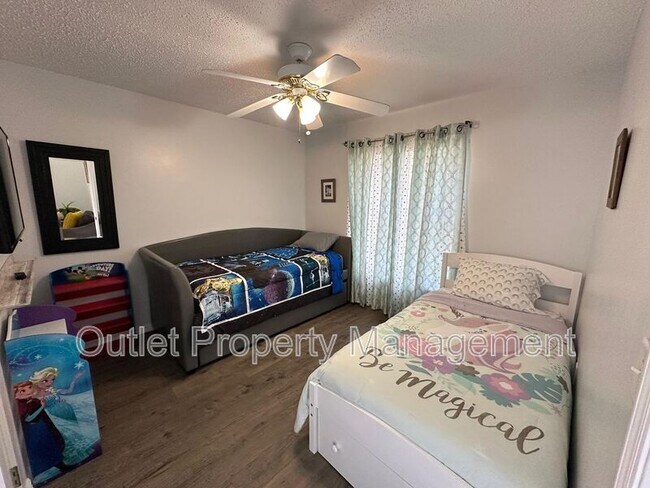 Building Photo - 645 Majesty Dr