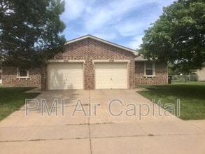 Building Photo - 1530 N Maybelle St