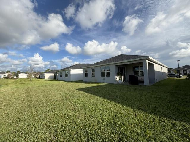 Building Photo - 9044 Dahlia Cir