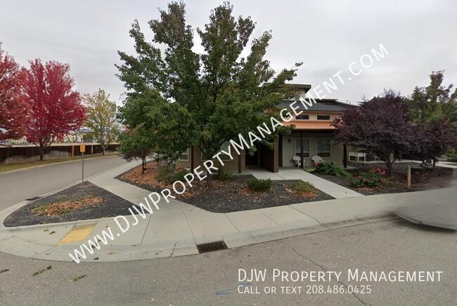 Building Photo - 3004 N LeBlanc Way