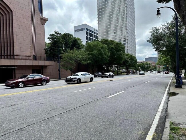 Building Photo - 620 Peachtree St NE