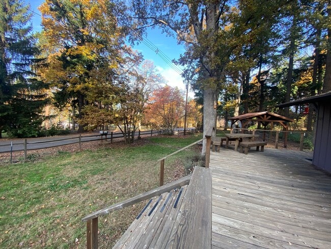 Building Photo - 1 Bedroom, 1 Bath + Bonus space | Hood River