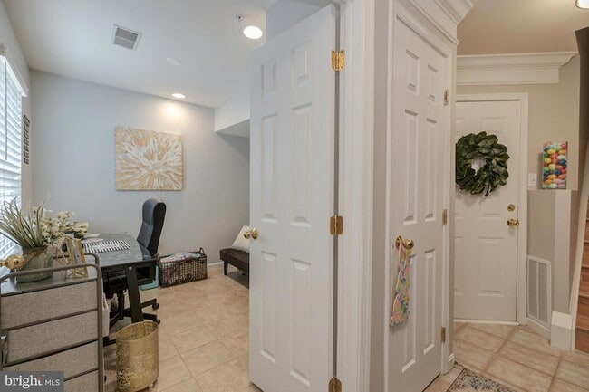 Building Photo - 164 Comay Terrace