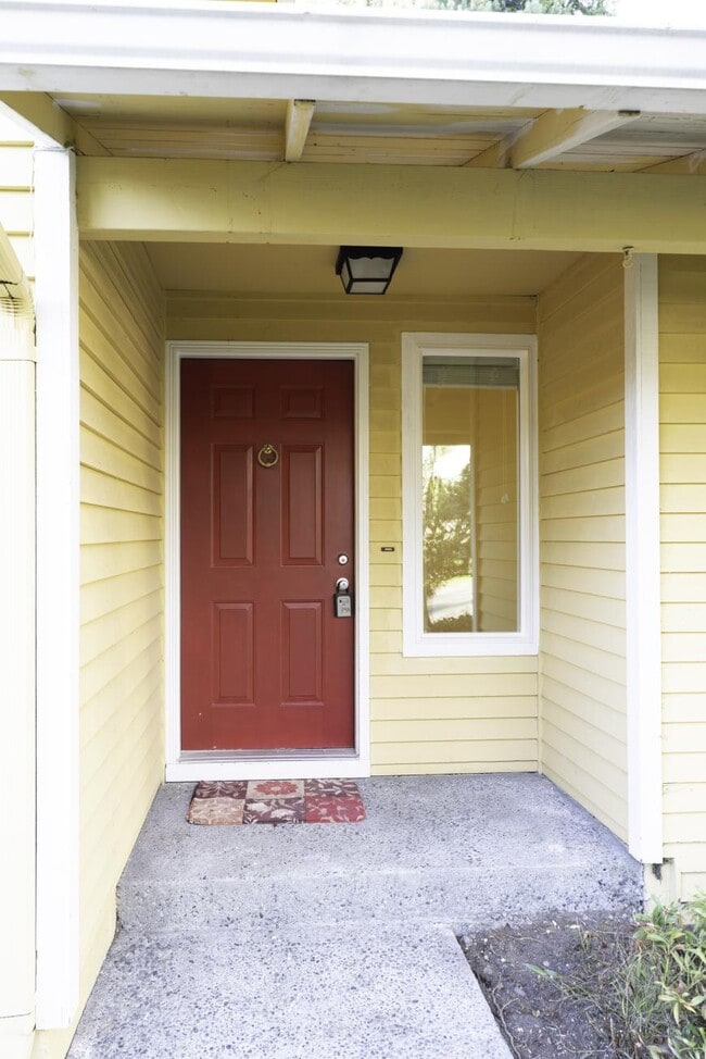 Building Photo - 3 bedroom in Bellevue WA 98006