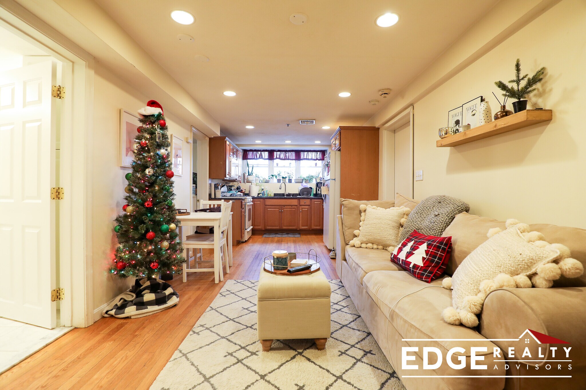 Building Photo - 18 Sutherland Rd