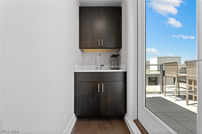 Building Photo - 1240 W 70th St