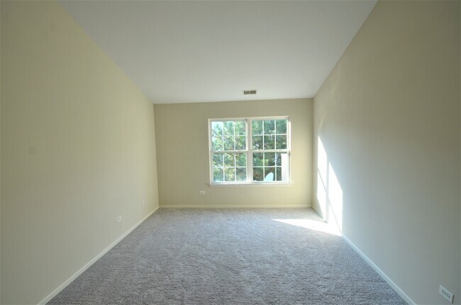 Building Photo - 2843 Rutland Cir