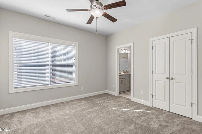 Building Photo - Four bedroom, 3.5 bath newly constructed townhome in Burlington