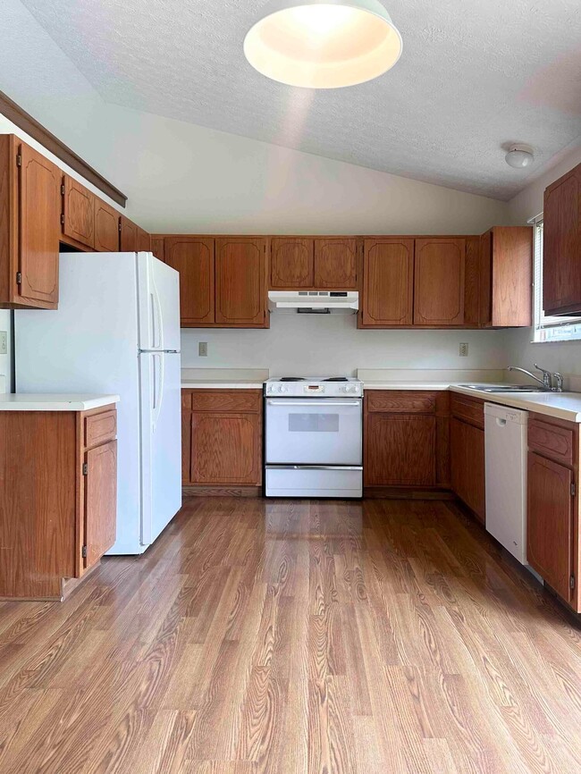 Building Photo - 7947 Schoolside Dr