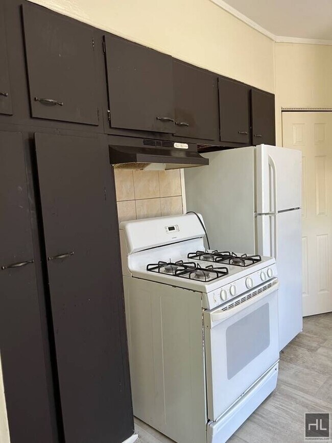 Building Photo - CEDAR STREET