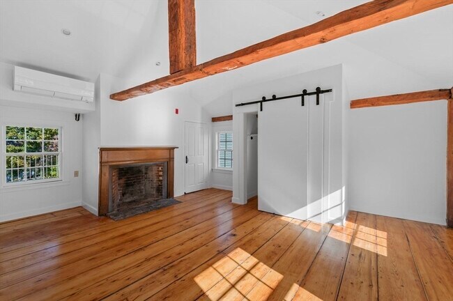 Building Photo - 14 Lynde St
