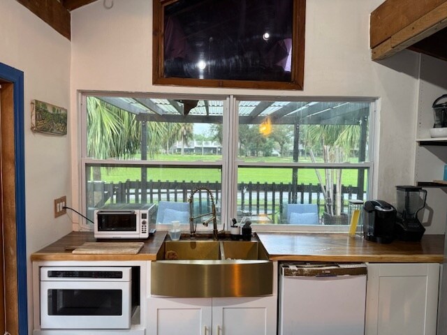 Kitchen - 1420 W Sandpiper Cir