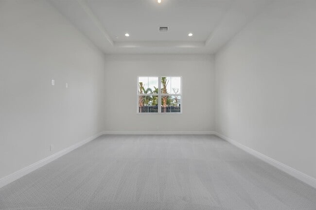 Building Photo - 9341 Crestview Cir