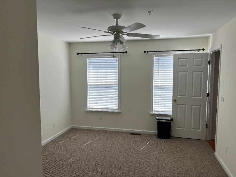 Building Photo - 1014 Zircon Ct