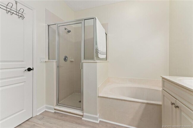 Building Photo - 10627 SW Cam Run