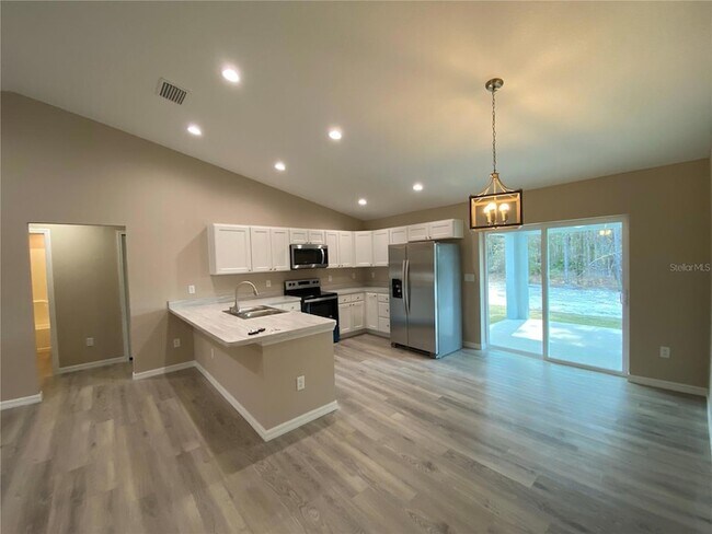 Building Photo - 6288 SW 151 Ln