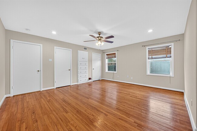 Building Photo - 7223 Alderney Dr