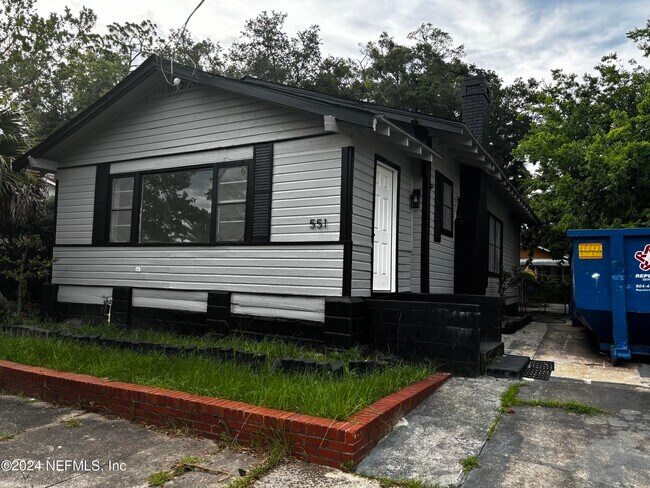Building Photo - 551 E 17th St