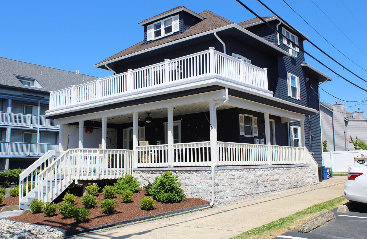Building Photo - 606 Beach Ave