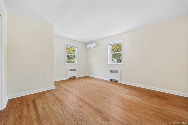 Building Photo - 1 Blackthorn Ln
