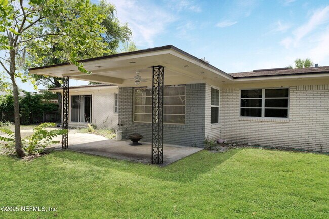 Building Photo - 7930 Bellemeade Blvd