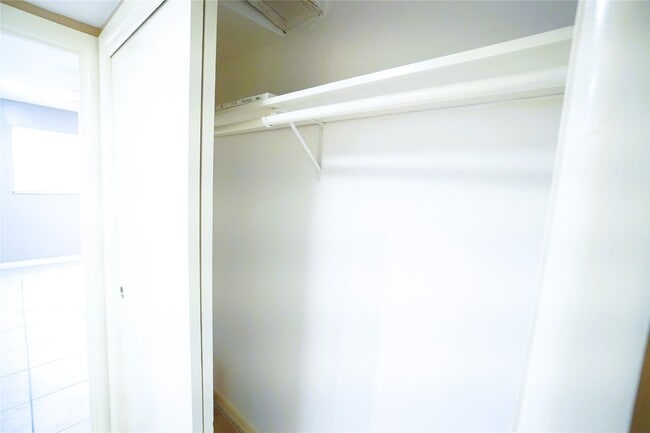 Building Photo - 2414 Mimosa Dr