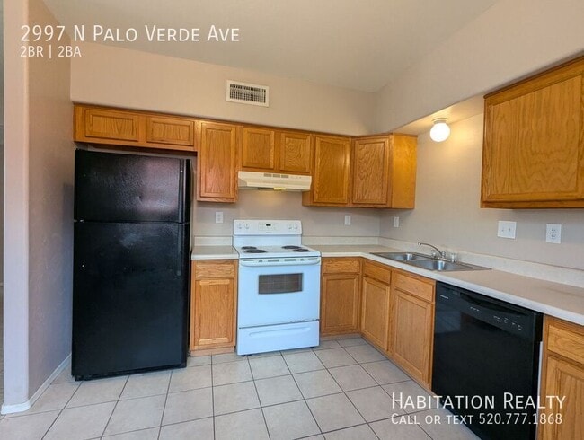 Building Photo - 2997 N Palo Verde Ave