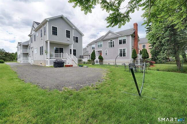 Building Photo - 860 Oldfield Road