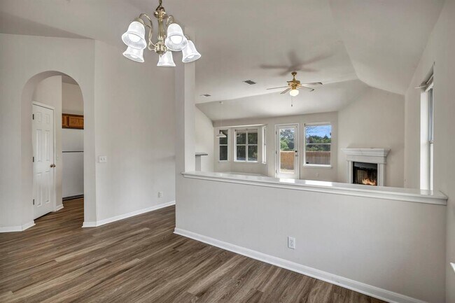 Building Photo - 216 Meadowside Dr