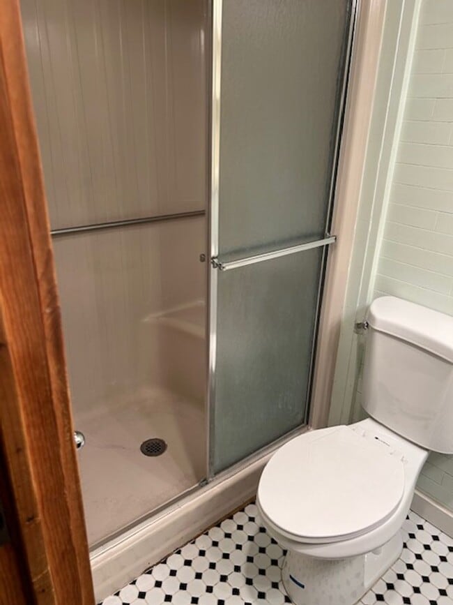 Building Photo - 1840 Jancey St