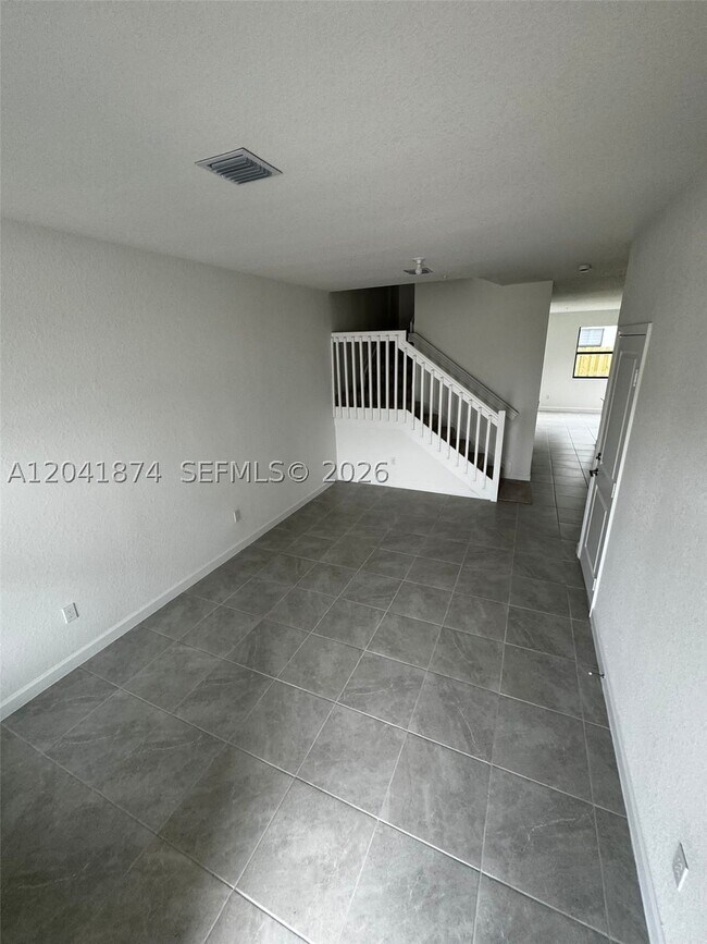 Building Photo - 285 SW 159th Dr