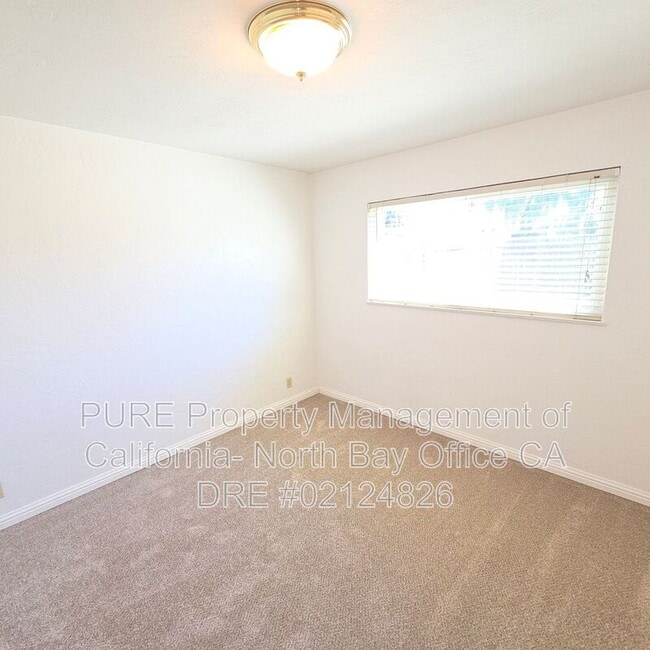 Building Photo - 1520 Joan Dr