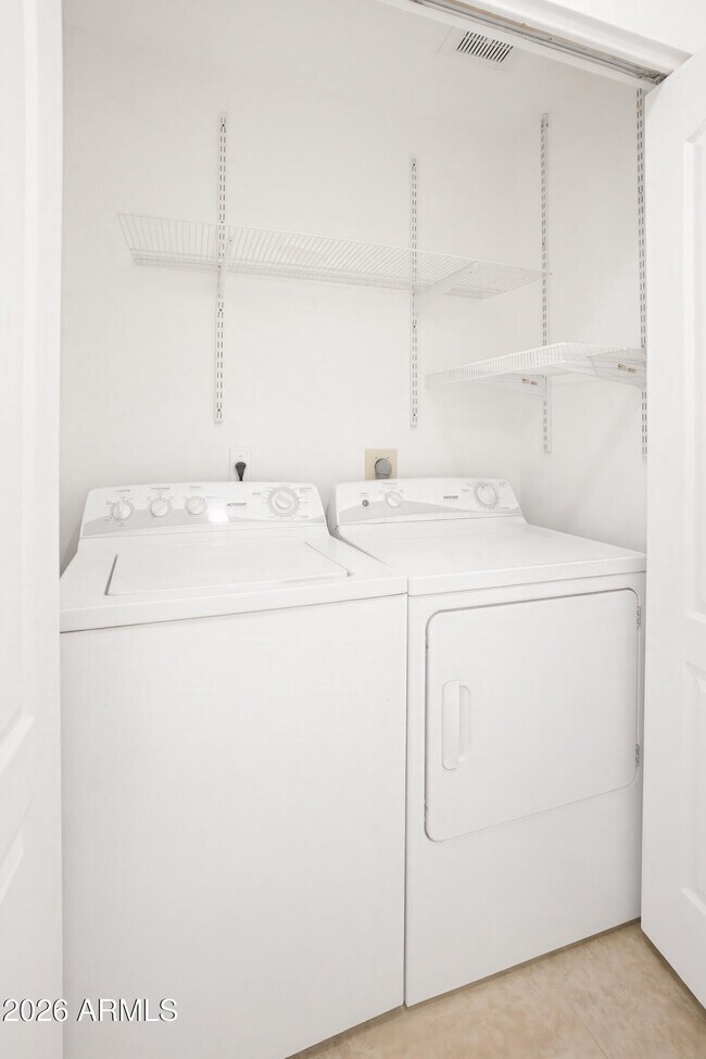 Building Photo - 9321 E Caribbean Ln