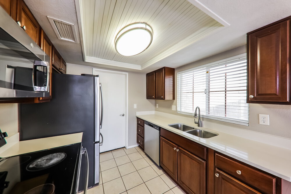 Building Photo - 9632 W El Caminito Dr