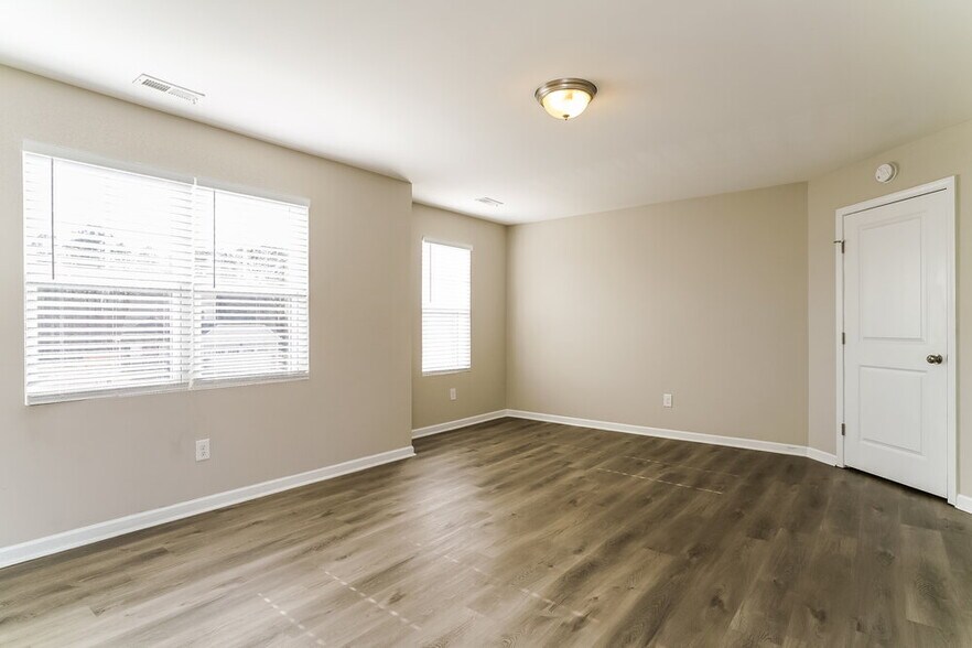 Building Photo - 114 N Porcenna Ln