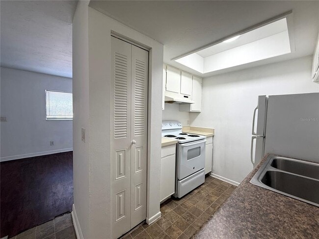Building Photo - 510 SW 69th St