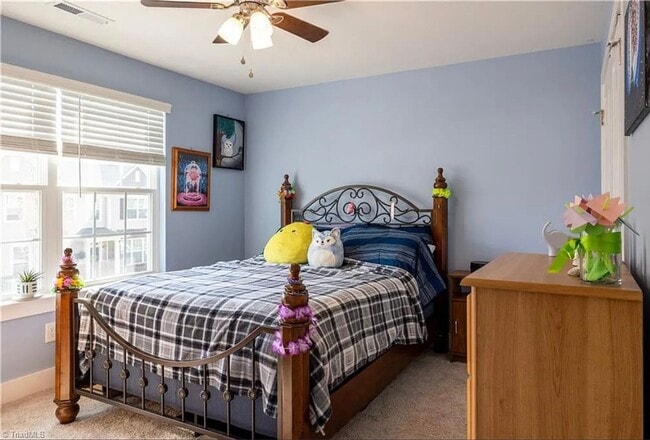 Building Photo - Beautiful 3Bed/2.5Bath Townhome located in...