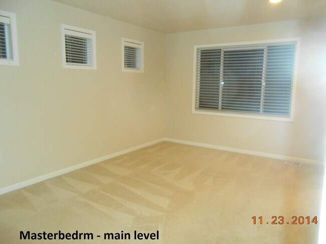Building Photo - 17916 33rd Pl W