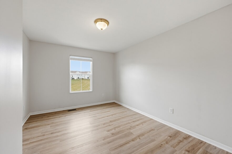 Building Photo - 1656 Nature Dr